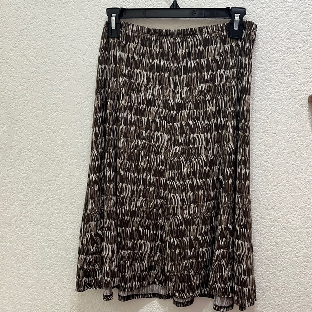 Women’s elastic band skirt. Size medium. Christopher and Banks.